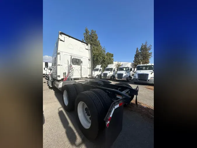 2018 FREIGHTLINER/MERCEDES CASCADIA 125