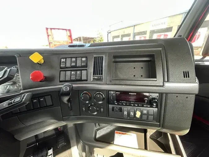 2022 VOLVO VNR300946c7ad556fcdd68d906fffc08eecdf0