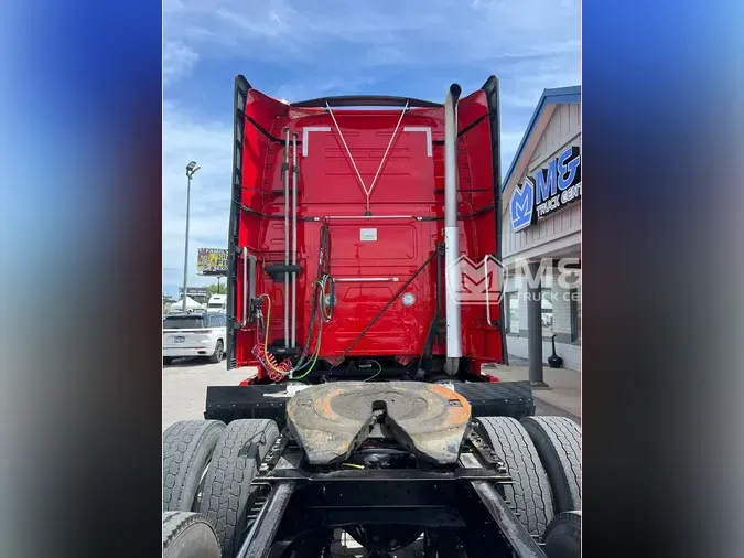 2023 VOLVO VNL64T760