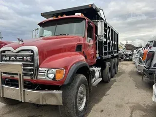 2005 MACK GRANITE CV713