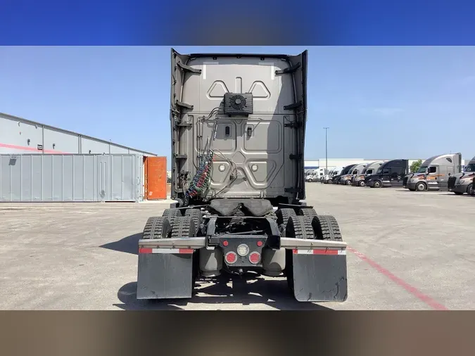 2021 Freightliner Cascadia 126