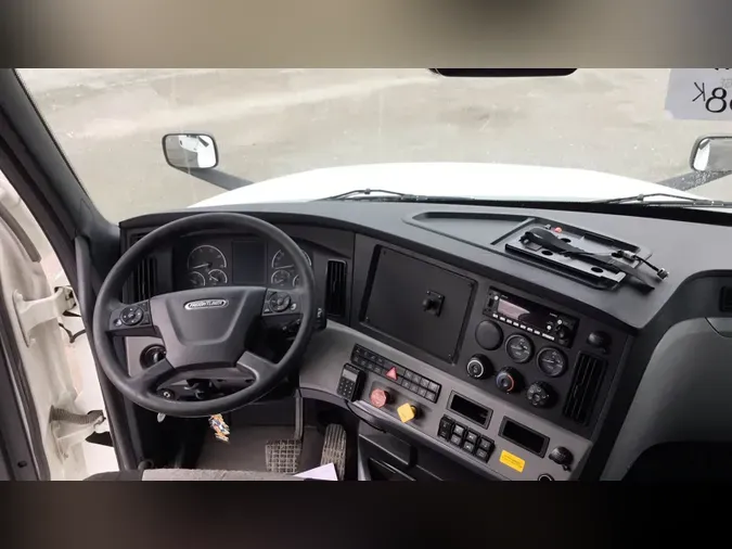 2021 Freightliner Cascadia 126