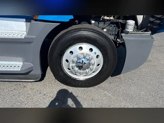 2022 FREIGHTLINER CA126