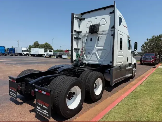 2022 FREIGHTLINER CA126