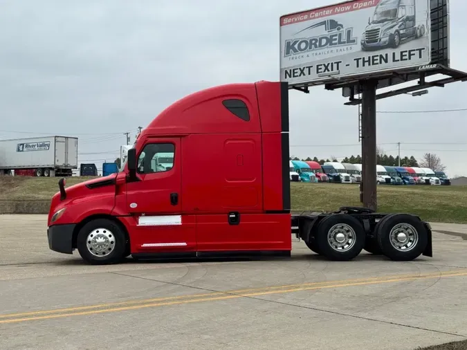 2023 FREIGHTLINER Cascadia 126