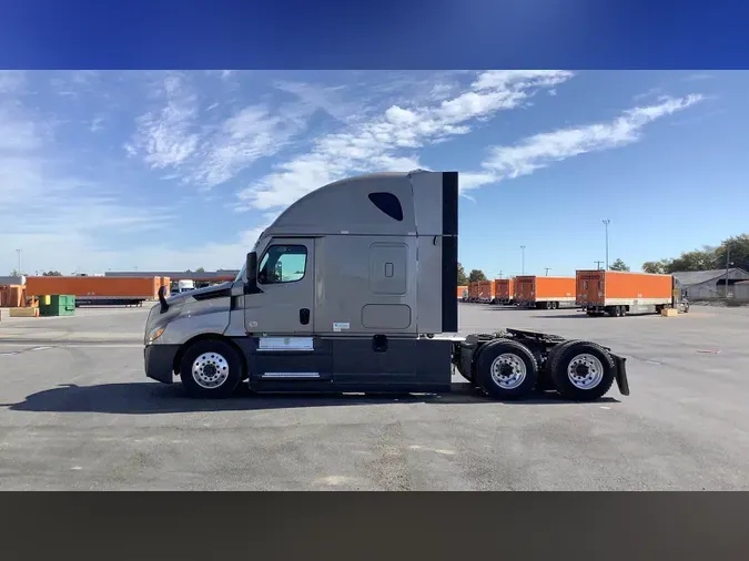 2024 Freightliner Cascadia 126