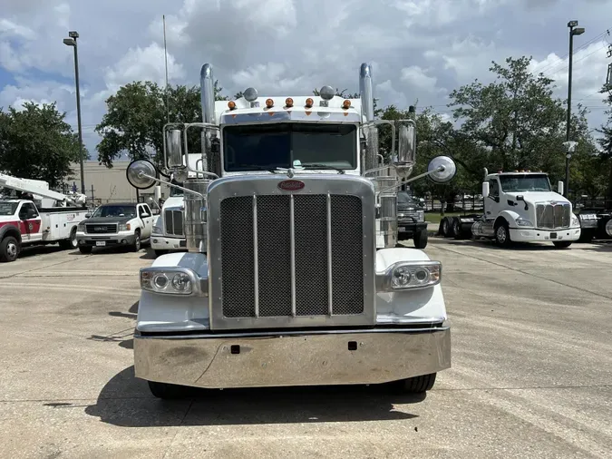 2022 Peterbilt 389