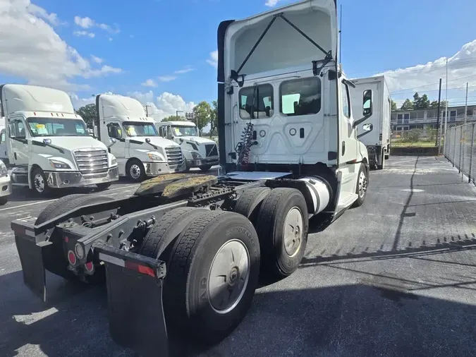 2019 FREIGHTLINER NEW CASCADIA PX12664