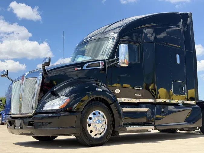 2022 Kenworth T680