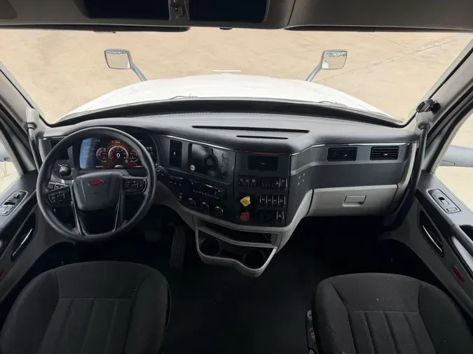 2022 Peterbilt 579