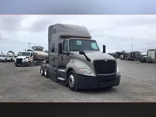 2022 International LT