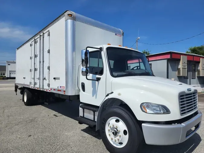 2018 FREIGHTLINER M2 106