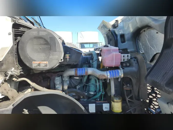 2019 Volvo VNL300