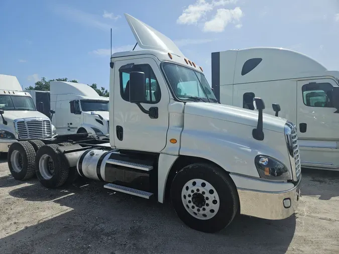 2018 FREIGHTLINER/MERCEDES CASCADIA 125