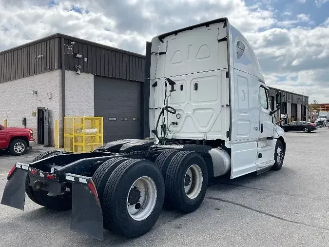 2020 Freightliner T12664ST