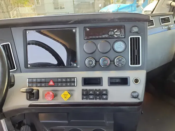2019 FREIGHTLINER NEW CASCADIA 126