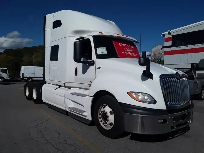 2019 NAVISTAR INTERNATIONAL LT625 SLPR CAB