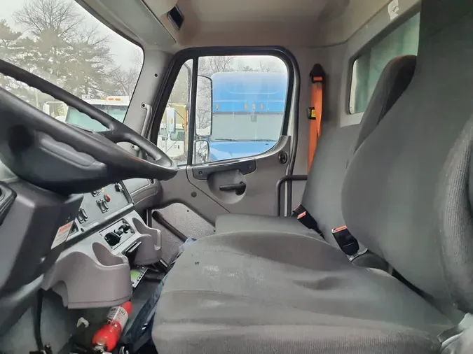 2020 FREIGHTLINER/MERCEDES M2 106