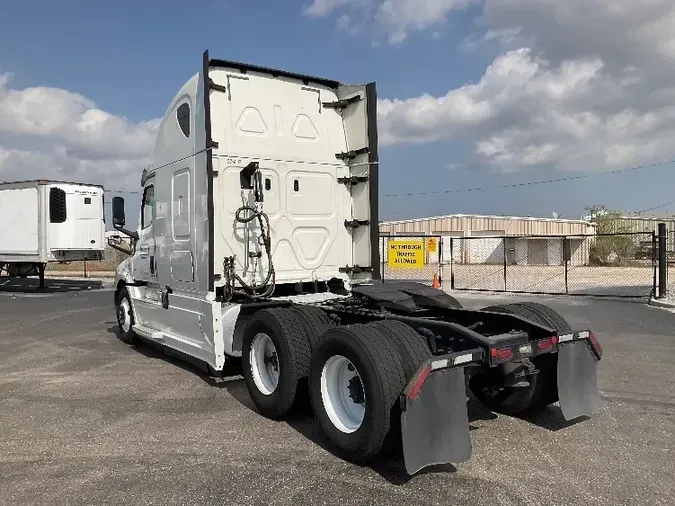 2018 Freightliner T12664ST