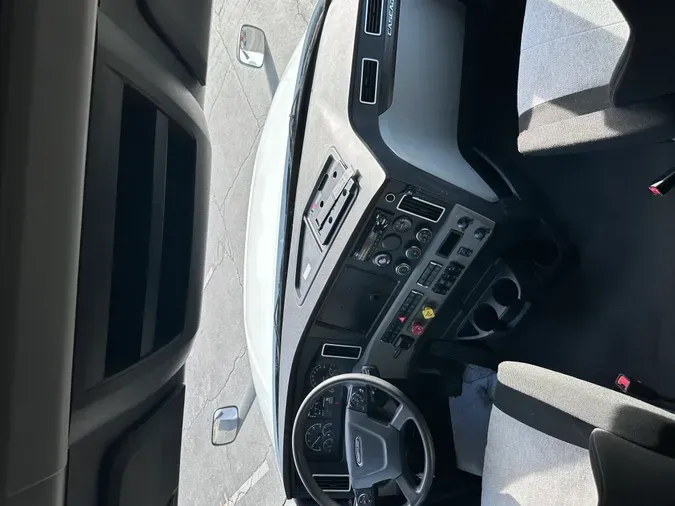 2020 FREIGHTLINER CASCADIA 126