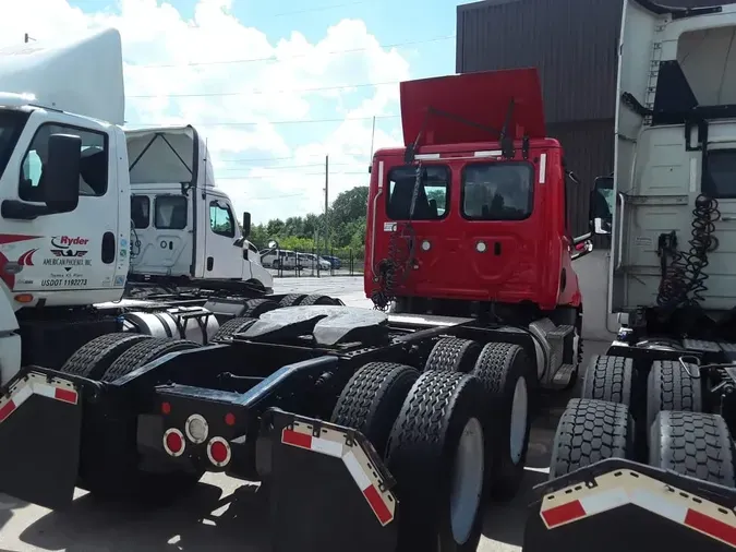 2019 FREIGHTLINER NEW CASCADIA 116