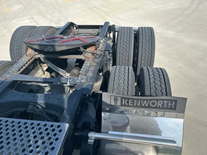 2023 Kenworth W900L
