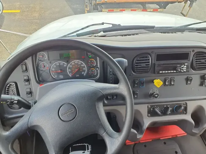 2019 FREIGHTLINER/MERCEDES M2 106