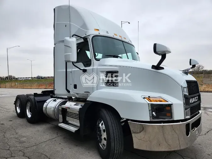 2022 MACK AN64T
