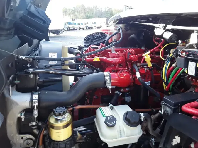 2018 FREIGHTLINER/MERCEDES M2 106