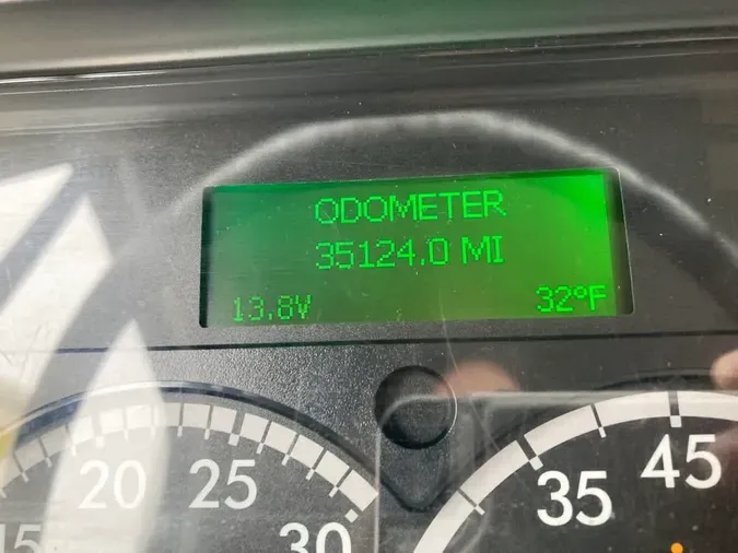 2014 FREIGHTLINER/MERCEDES M2 106