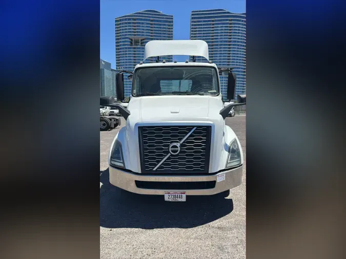2019 VOLVO VNL64T-300