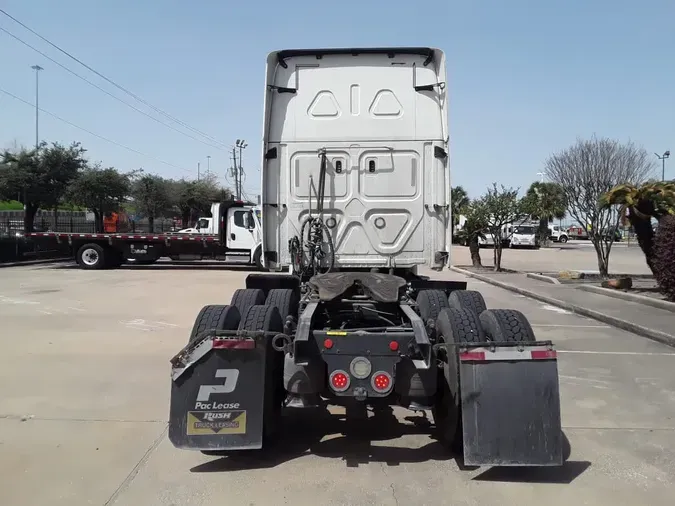 2018 FREIGHTLINER/MERCEDES CASCADIA 125