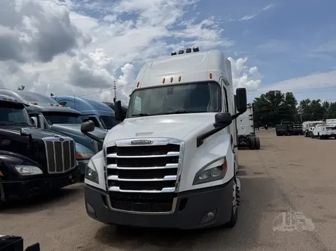 2020 FREIGHTLINER CASCADIA 126