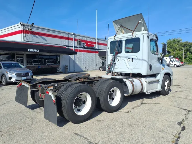 2018 FREIGHTLINER/MERCEDES CASCADIA 125