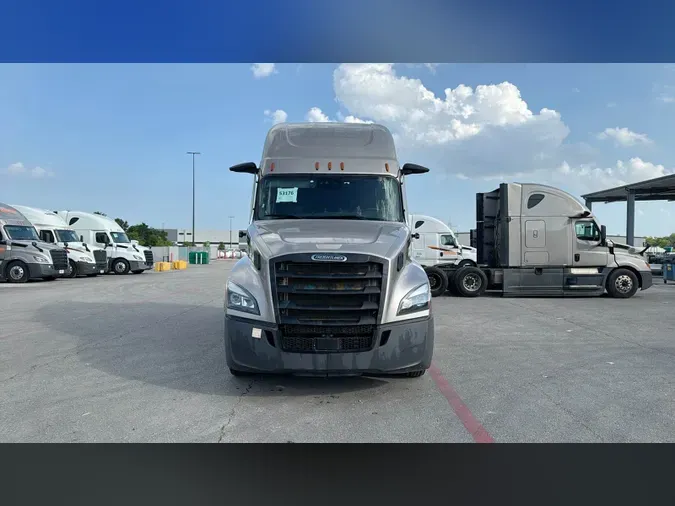 2022 Freightliner Cascadia 126