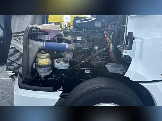 2021 FREIGHTLINER CA126