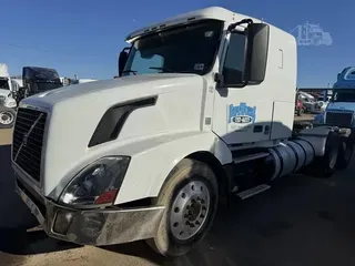 2013 VOLVO VNL64T430