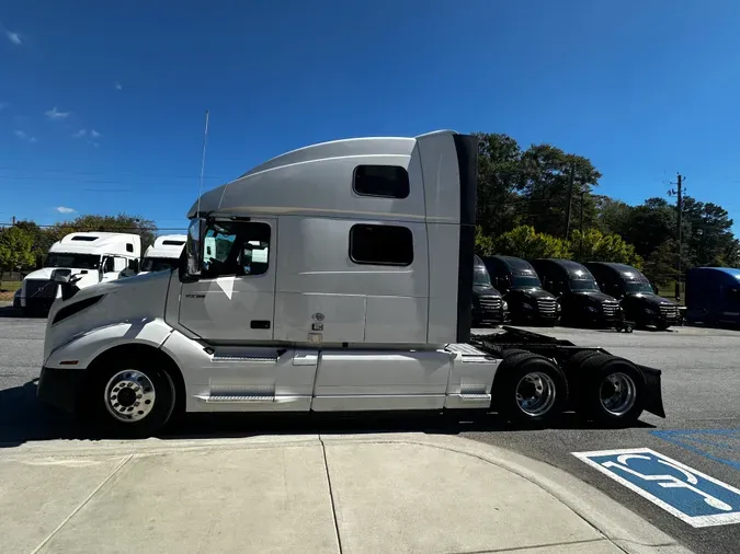 2023 Volvo VNL64T860