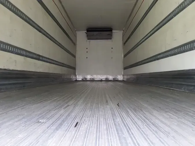 2017 FREIGHTLINER/MERCEDES M2 106