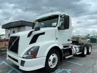 2014 Volvo VNL64TRACTOR