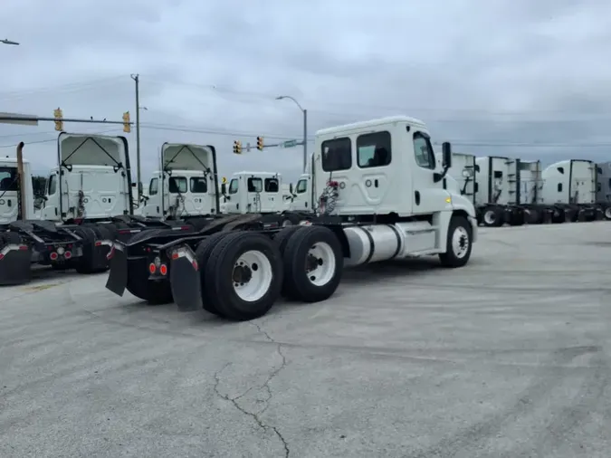 2019 FREIGHTLINER/MERCEDES CASCADIA 12594b49088e2fc07b60a75b69bae330481