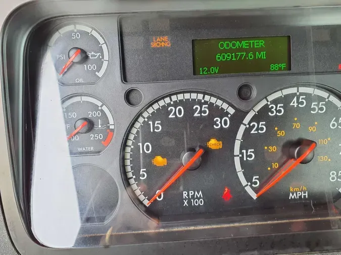 2020 FREIGHTLINER CASCADIA 113
