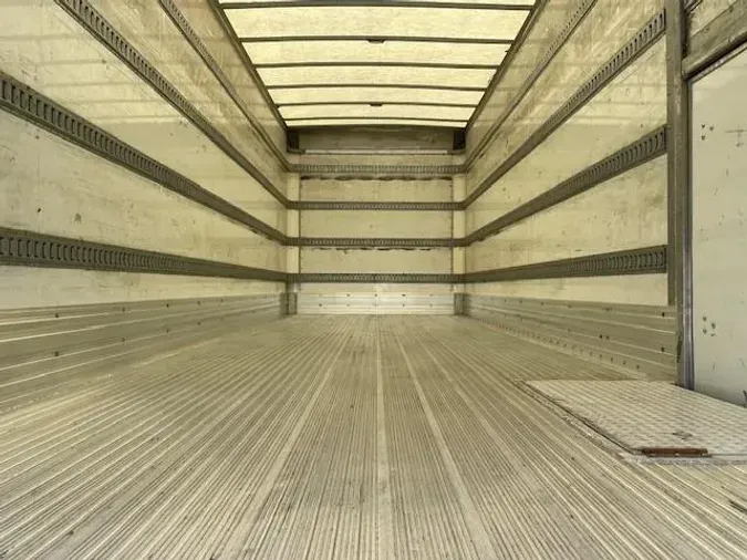 2020 Peterbilt 337