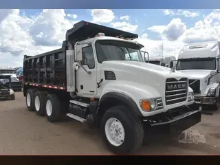 2004 MACK GRANITE CV713