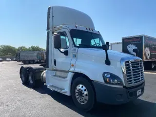 2016 FREIGHTLINER X12564ST