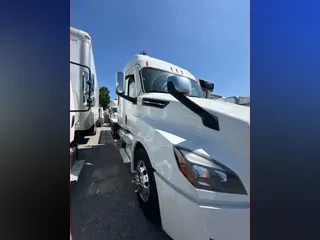 2020 FREIGHTLINER NEW CASCADIA 126