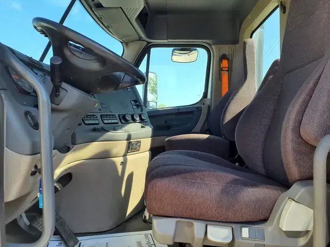 2020 FREIGHTLINER CASCADIA 125