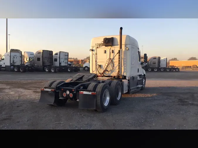 2022 Freightliner Cascadia 126