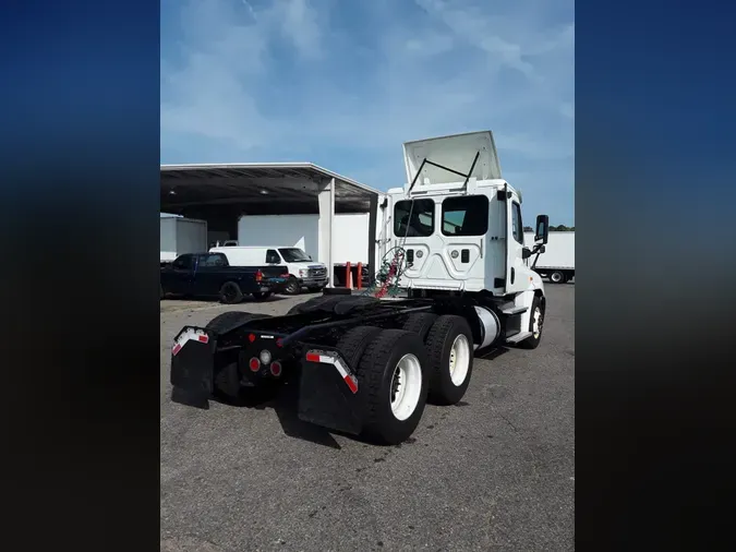 2017 FREIGHTLINER CASCADIA 125