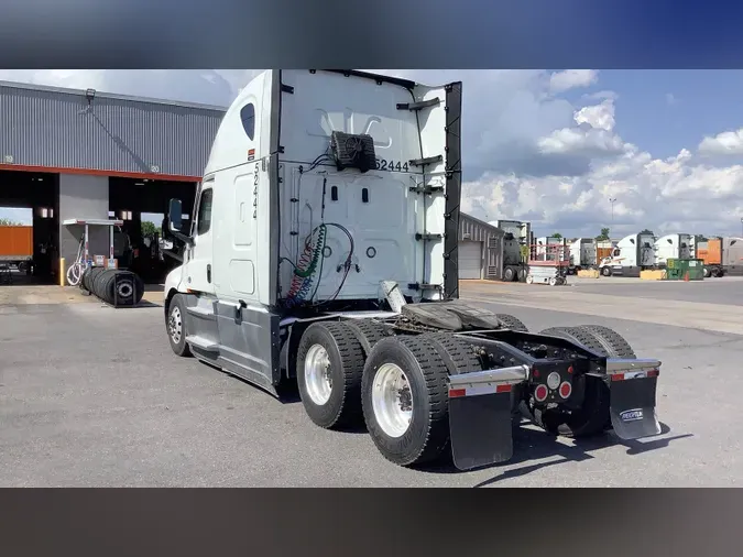 2022 Freightliner Cascadia 126